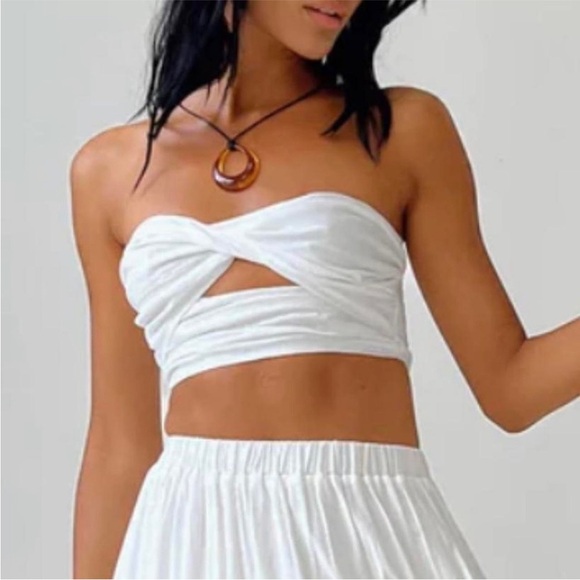 Princess Polly Tops - Princess Polly Allie White Twist Tube Crop Top Women’s Size 4